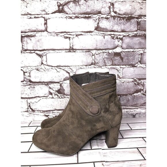 Clarks Active Brown Suede Leather Side Zip Heel Booties Boots Women Sz 6M US/37 - Picture 3 of 16